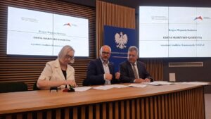 Bezpieczeństwo na jedno kliknięcie. Skarżysko-Kamienna kontynuuje program teleopieki dla seniorów